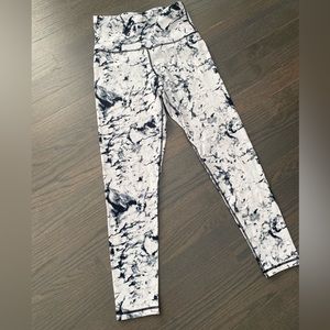 Black and white leggings